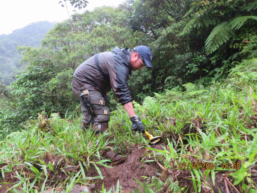 Panama Expedition Metal Detecting